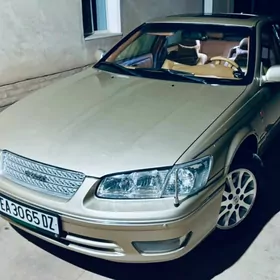 Toyota Camry 2000