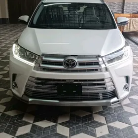 Toyota Highlander 2019