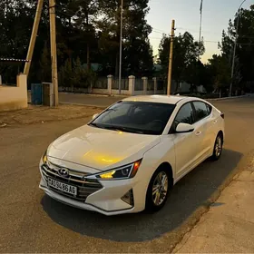 Hyundai Elantra 2019