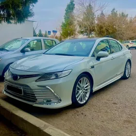 Toyota Camry 2021