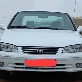 Toyota Camry 2000