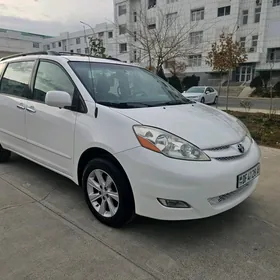 Toyota Sienna 2008