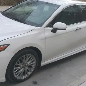 Toyota Camry 2018