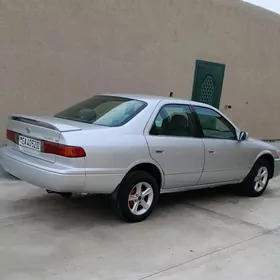 Toyota Camry 2001