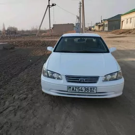 Toyota Camry 2000