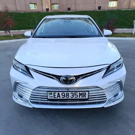 Toyota Camry 2020