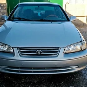 Toyota Camry 2000