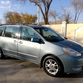 Toyota Sienna 2005