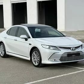 Toyota Camry 2024