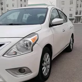 Nissan Versa 2016