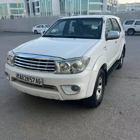 Toyota Fortuner 2008