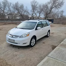 Toyota Sienna 2006