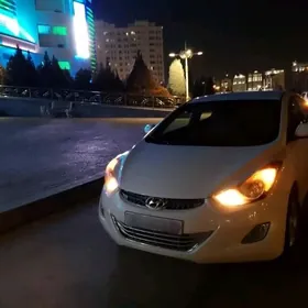 Hyundai Elantra 2013