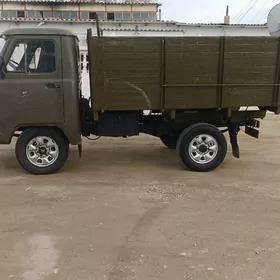 UAZ 452 1989