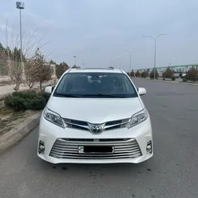 Toyota Sienna 2018