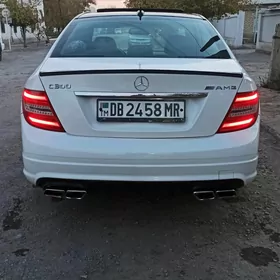 Mercedes-Benz C300 2009