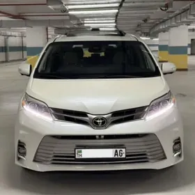 Toyota Sienna 2020