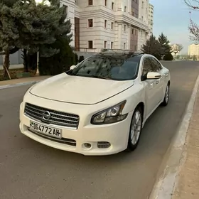 Nissan Maxima 2010