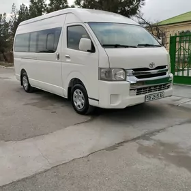 Toyota Hiace 2014