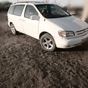 Toyota Sienna 2000