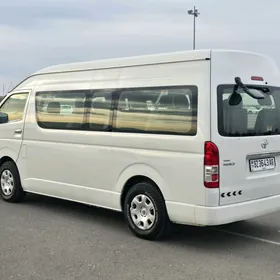 Toyota Hiace 2017