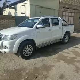 Toyota Hilux 2014