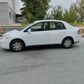 Nissan Versa 2010