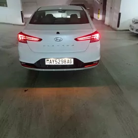 Hyundai Elantra 2019