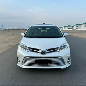 Toyota Sienna 2018