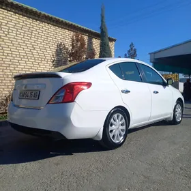 Nissan Versa 2013