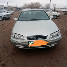 Toyota Camry 2001