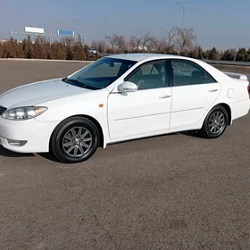 Toyota Camry 2004