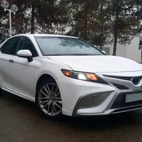 Toyota Camry 2021