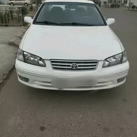 Toyota Camry 2001