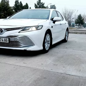 Toyota Camry 2018