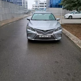 Toyota Camry 2018