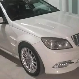 Mercedes-Benz C300 2010