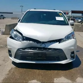 Toyota Sienna 2020