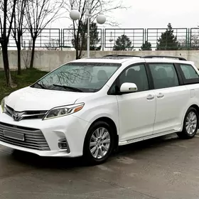 Toyota Sienna 2016