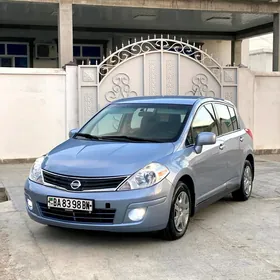 Nissan Versa 2011