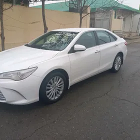 Toyota Camry 2017