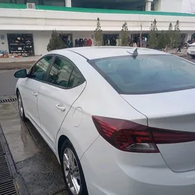 Hyundai Elantra 2020