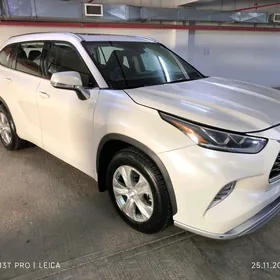 Toyota Highlander 2021