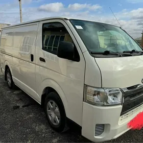 Toyota Hiace 2019