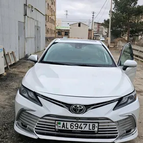 Toyota Camry 2021