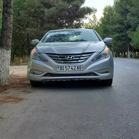 Hyundai Sonata 2011