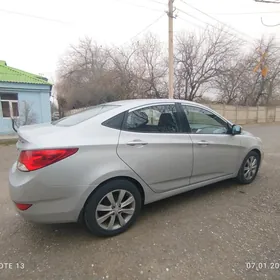 Hyundai Accent 2013