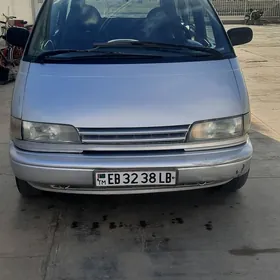 Toyota Previa 1990