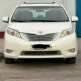 Toyota Sienna 2016