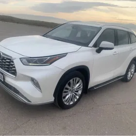 Toyota Highlander 2020